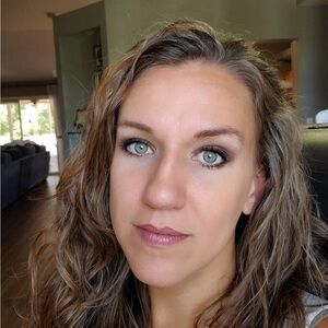 Meet your Posher, Candace